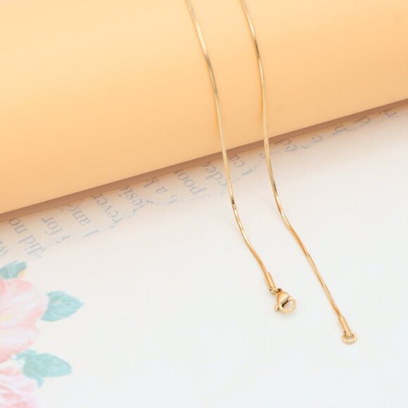 "Rose Gold Plated Sleek Herringbone Necklace for Women, XPNL0333 - Picture 11 of 12